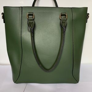 Isabella Green study Tote bag.